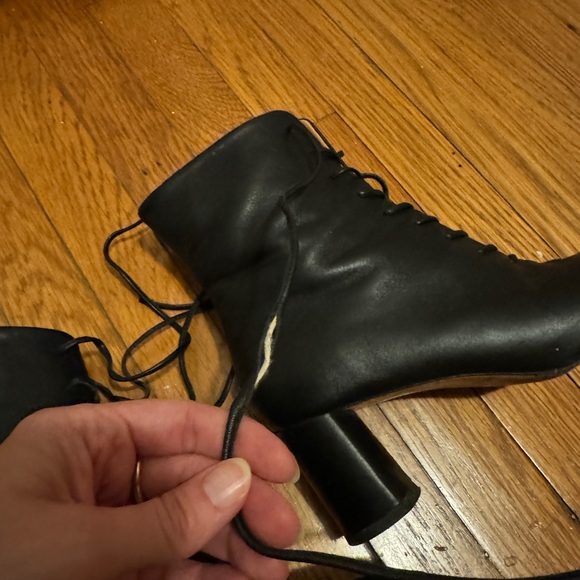 LoQ Agata Lace-up Boots - Black - Picture 8 of 10